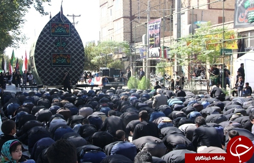 اقامه نماز ظهر عاشورا در سراسر کشور + تصاویر