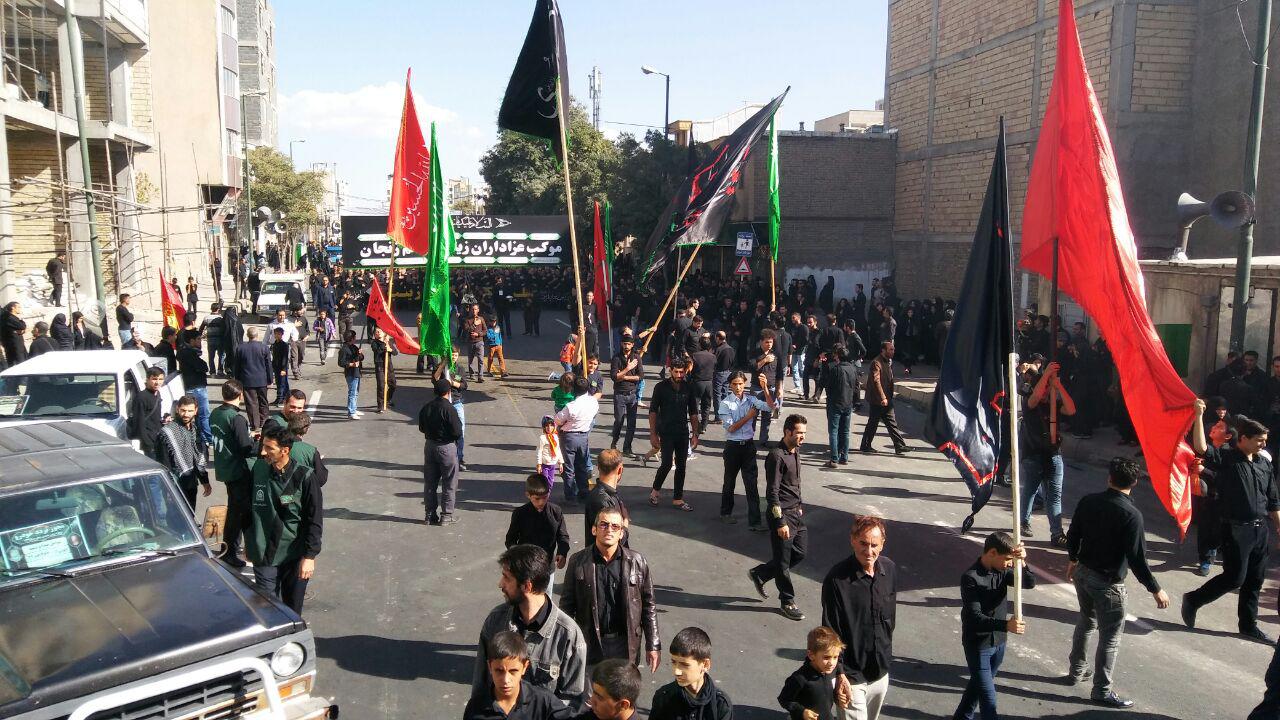 آغاز دسته بزرگ عزاداری زینبیه اعظم زنجان با ندای لبیک یا زینب