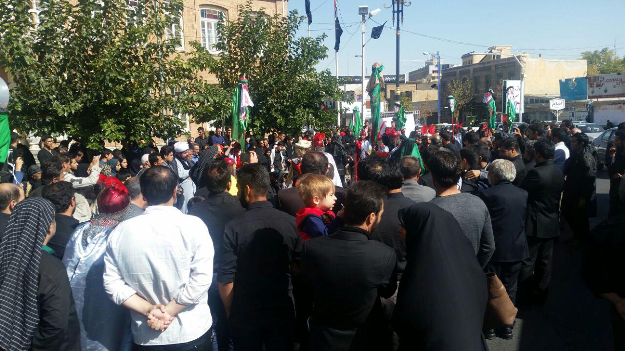 حرکت نمادین کاروان اسرای کربلا در ارومیه+تصاویر