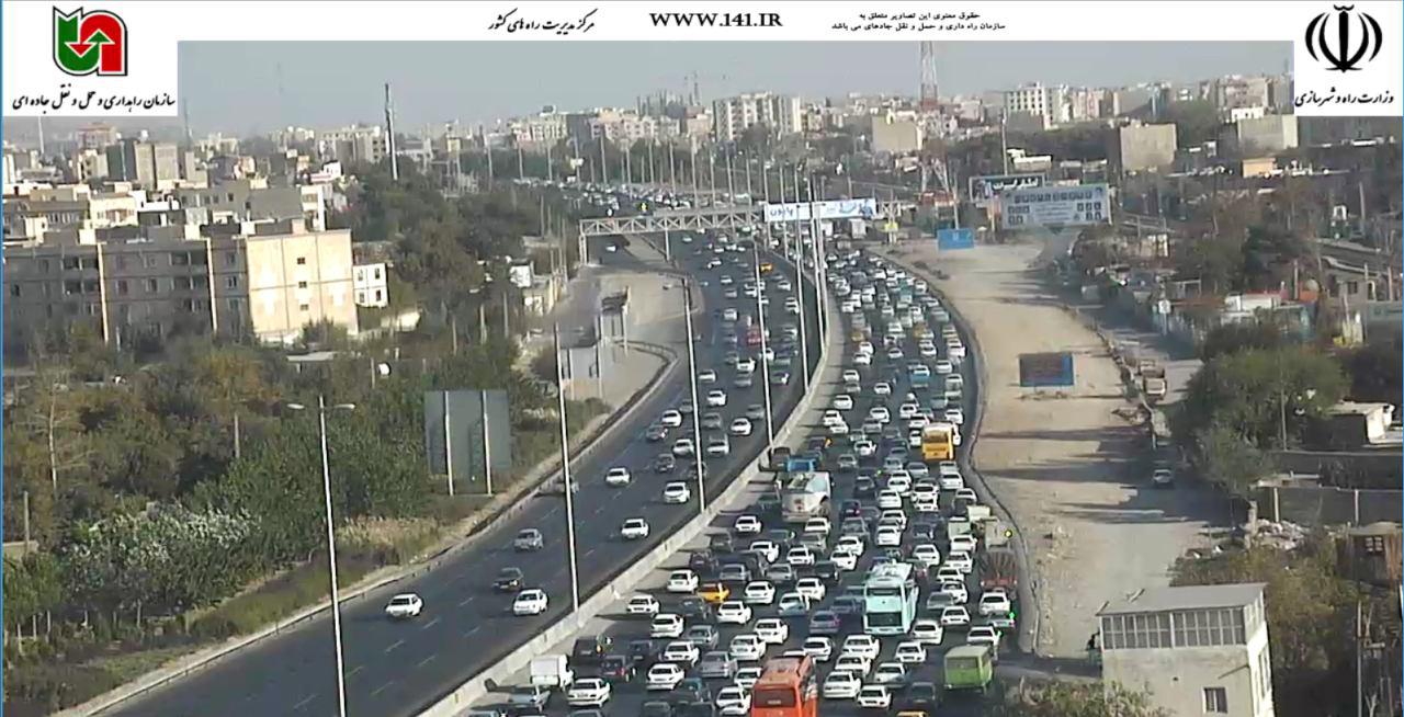 ترافیک سنگین در جاده های شمالی/جاده چالوس و هراز یک طرفه می&zwnj;شود+تصاویر