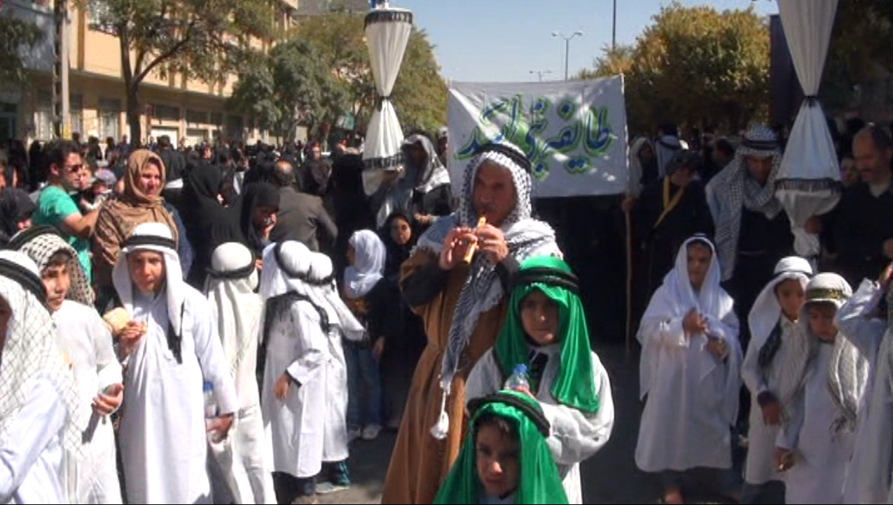 عزاداری مردم همدان در روز سوم شهادت امام حسین (ع) به روایت تصویر