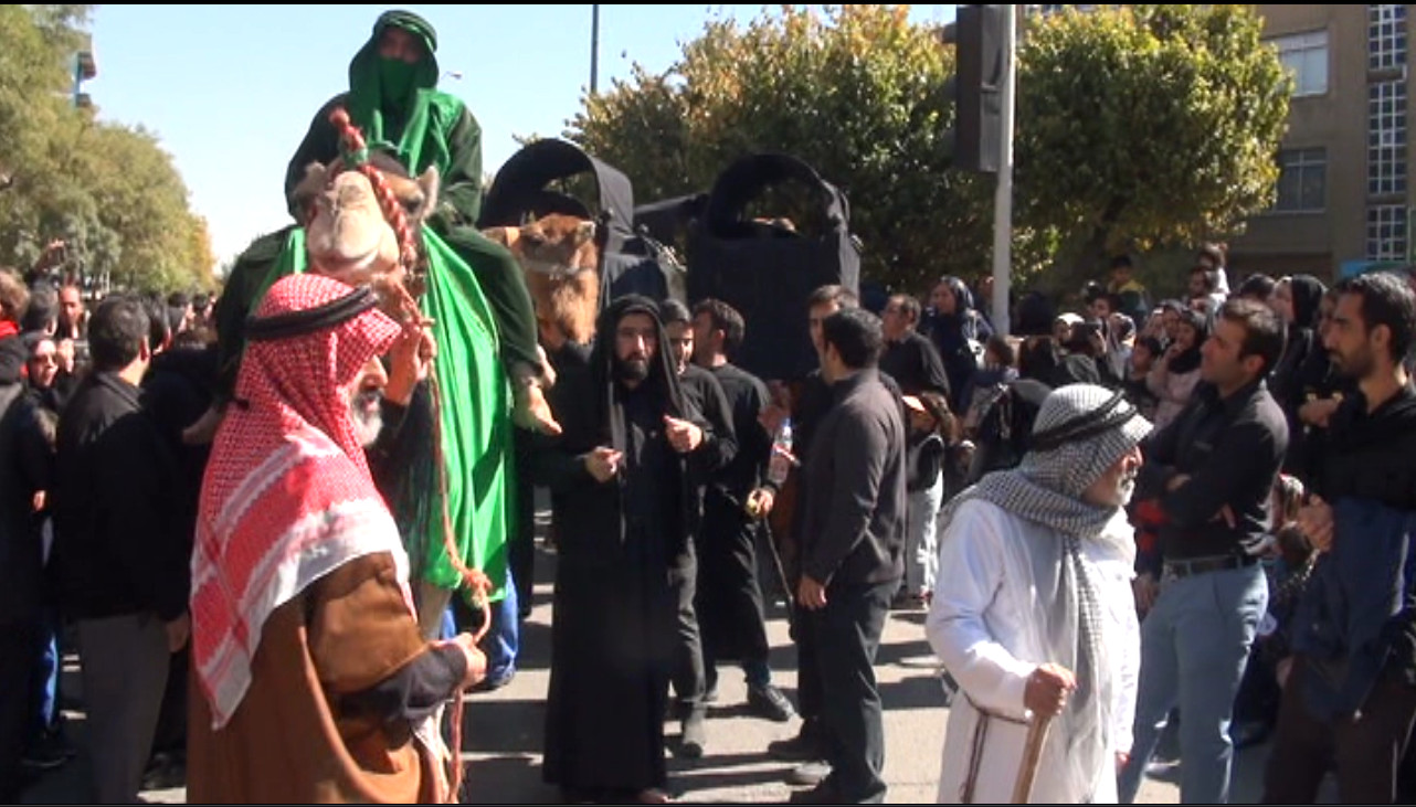 عزاداری مردم همدان در روز سوم شهادت امام حسین (ع) به روایت تصویر