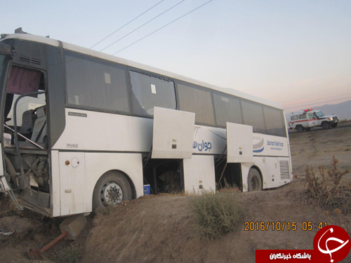واژگونی اتوبوس مسافربری در محور قوچان