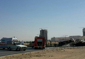 واژگونی کامیون حامل سوخت گازوئیل در اصفهان