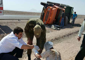 2 مصدوم براثر واژگونی کمپرسی در محور انارک -نایین