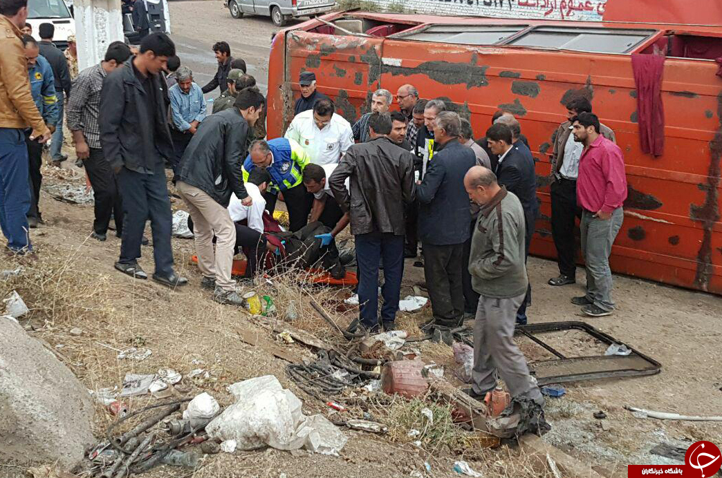 واژگونی مینی بوس در مرند حادثه آفرید