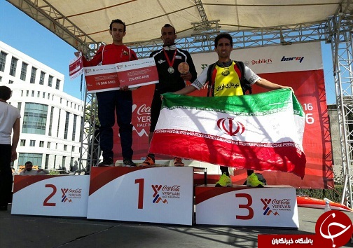 مدال برنز جهان بر گردن رستمی
