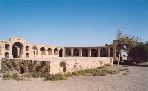 آشنایی با کاروانسرای عباس آباد + تصاویر