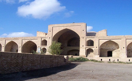 آشنایی با کاروانسرای عباس آباد + تصاویر