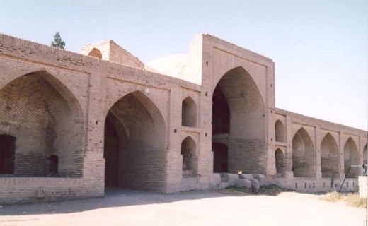 آشنایی با کاروانسرای عباس آباد + تصاویر