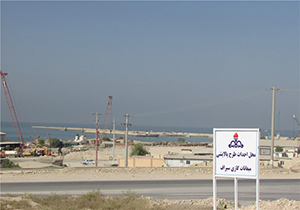 انتقاد از عدم شفافیت تا تصمیم‌های غیر کارشناسی درباره پالایشگاه صیراف + فیلم