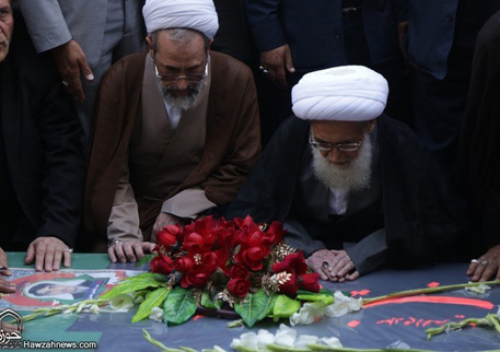 عکس/ حضور آیت الله نوری همدانی در تشییع شهید مدافع حرم