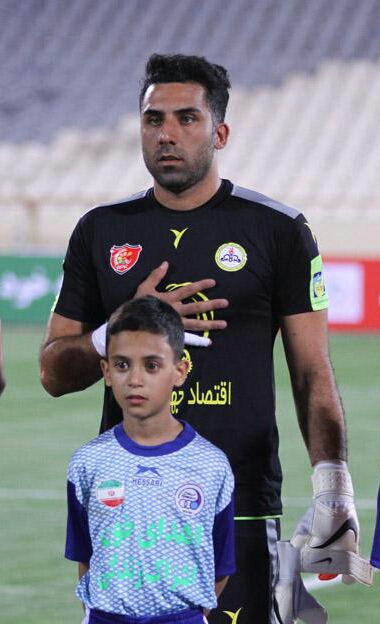 فراهانی: شکست از پرسپولیس را برابر ذوب آهن جبران می کنیم