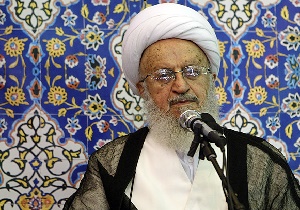 آیت&lrm;الله مکارم: عربستان سعودی آدم&zwnj;کش است