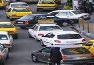 هرج و مرج پشت چراغ قرمز در آمل + فیلم
