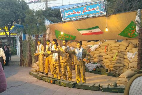 آغاز نمایشگاه سنگر بهشت در اراک + تصاویر