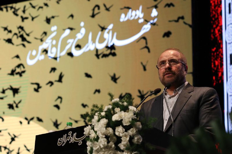 اگر توفیق جنگیدن در کنار حاج قاسم سلیمانی را ندارم اما با تمام توان در خدمت خانواده شهدای مدافع حرم هستم