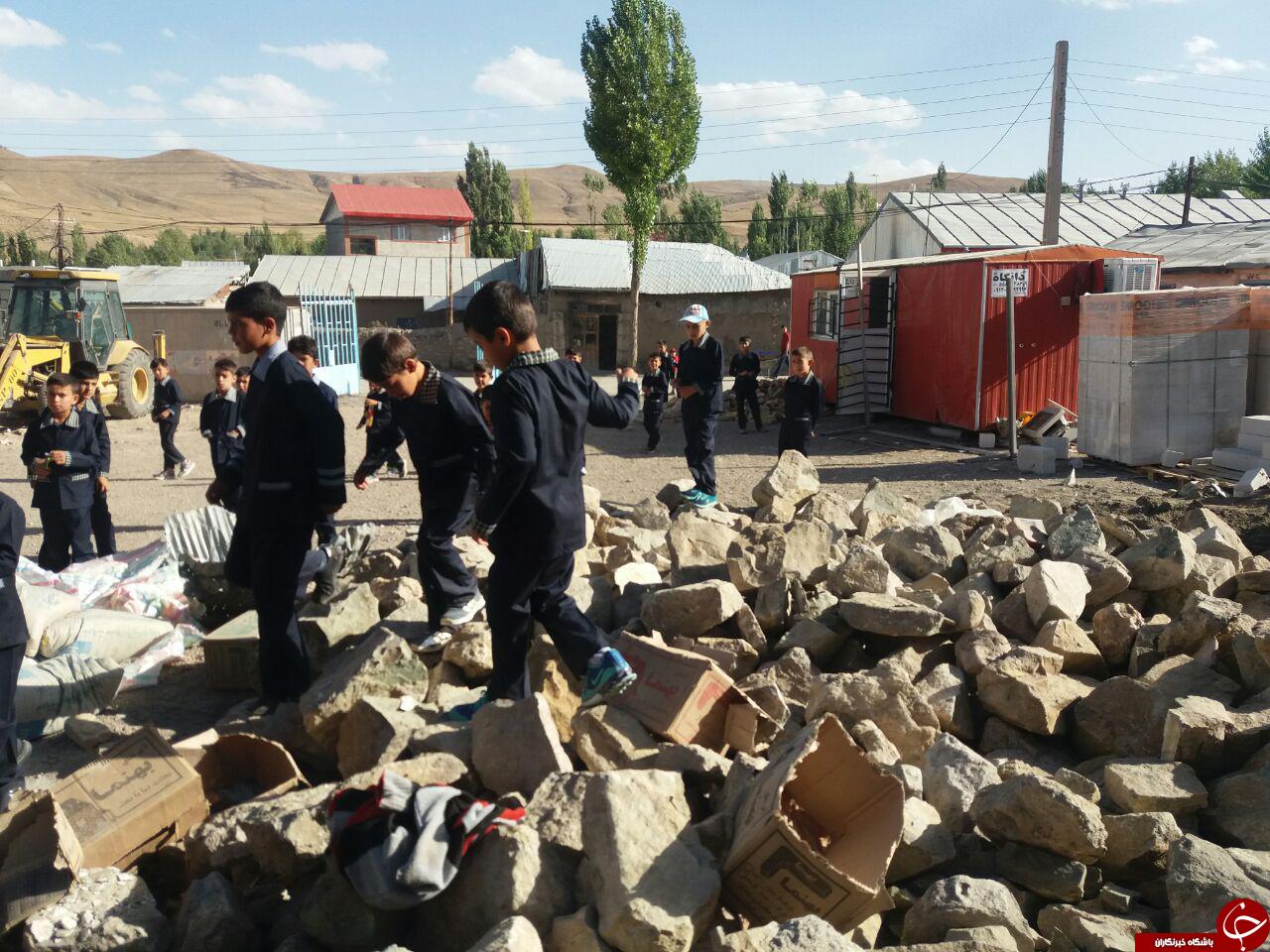 سنگ و کلوخ، لوازم بازی دانش آموزان! + تصاویر