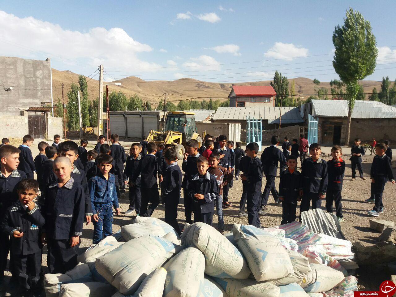 سنگ و کلوخ، لوازم بازی دانش آموزان! + تصاویر