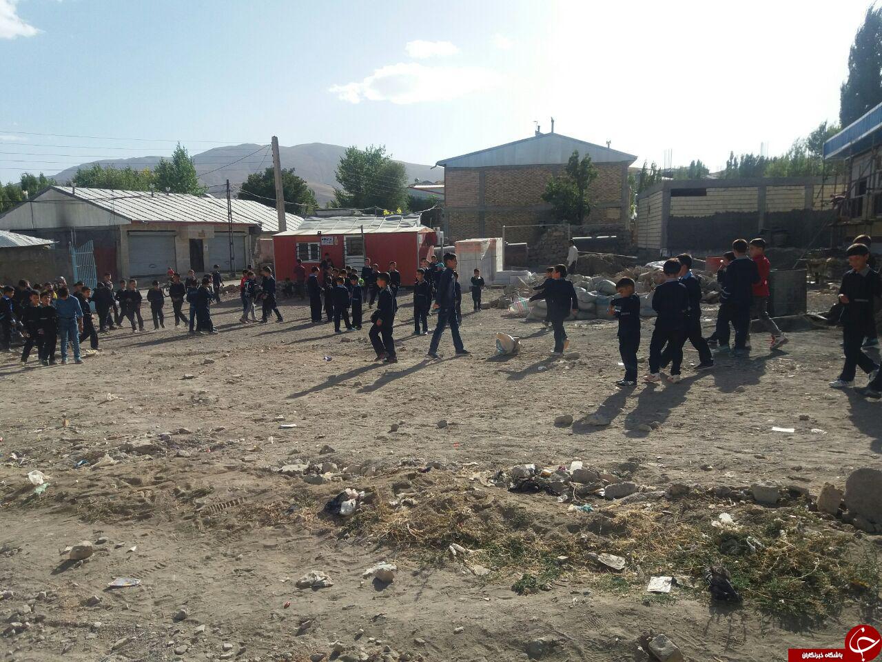 سنگ و کلوخ، لوازم بازی دانش آموزان! + تصاویر