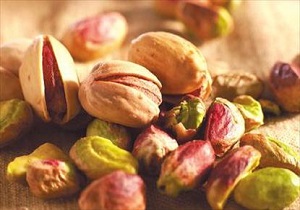 کشف 400 کیلو گرم رنگ و پودر پسته غیر مجاز