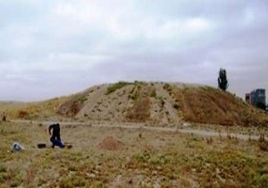 تعیین حریم و عرصه تپه قلعه بوینی در روستای حسن باروق اردبیل