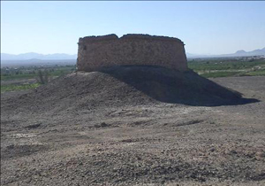 دخمه زرتشتیان در روستای شریف آباد