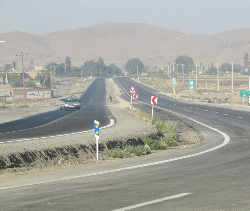 تعریض 5 پیچ خطرناک در شهرستان رزن