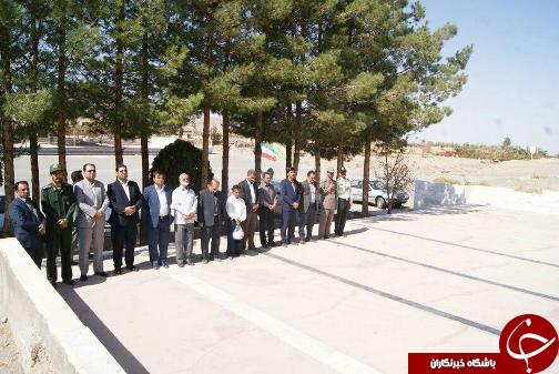 عطر افشانی مزار شهدای شهرمود
