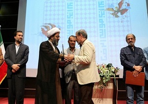 برگزیدگان دومین جشنواره نمادهای شهری رضوی تجلیل شدند