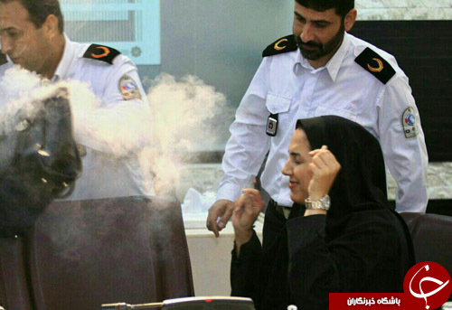 حریق در نشست خبری آتش نشانی+ تصویر