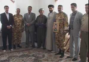 دیدار مسئولان شهرستان مهاباد با خانواده 2 شهید دوران جنگ تحمیلی