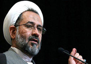 تحریف گفتمان امام خمینی(ره) از برنامه های دشمن است