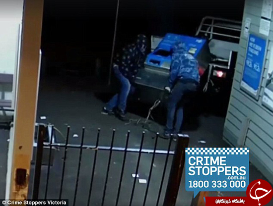 دزدهایی را ببینید که به دستگاه بلیط فروشی هم رحم نکردند +تصاویر
