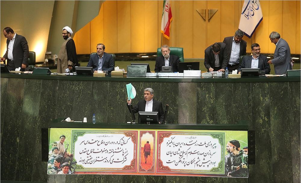 تذکرات اقتصادی مجلسی ها از افزایش موادغذایی تا لزوم برخورد با حقوق های نجومی تذکرات اقتصادی مجلسی ها از افزایش موادغذایی تا لزوم برخورد با حقوق های نجومی