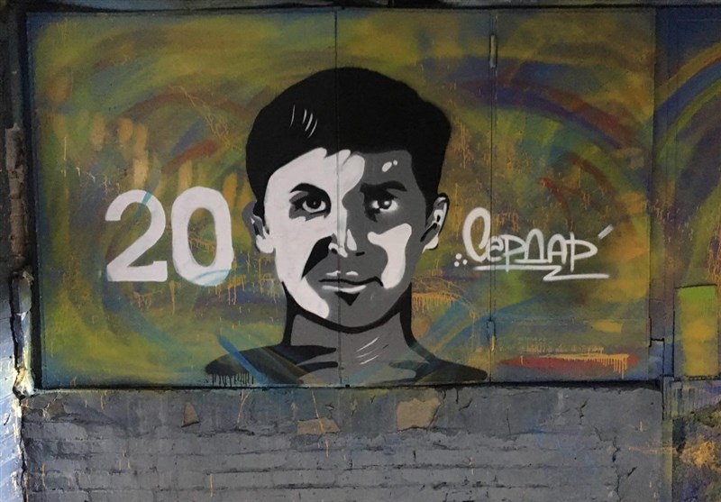 چهره آزمون روی دیوار ورزشگاه روستوف + عکس