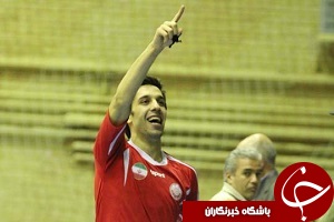 تقدیر از محمدرضا سنگ سفیدی بازیکن تیم ملی فوتسال + فیلم