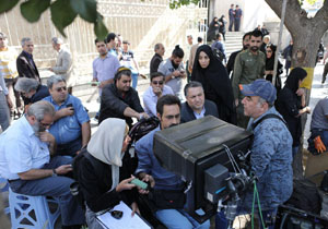 بازدید مدیر بنیاد فارابی از پشت صحنه «بدون تاریخ، بدون امضاء»