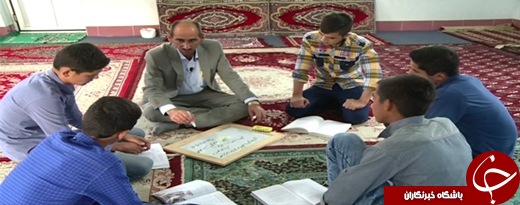زکات علم؛بعضي از بزرگان گفته اند که اول علم، سکوت است؛ بعد شنيدن، سپس حفظ کردن، و بعد از آن عمل کردن، و آخر منتشر ساختن آن است.