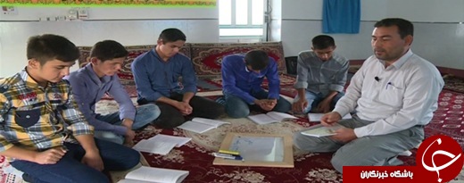 زکات علم؛بعضي از بزرگان گفته اند که اول علم، سکوت است؛ بعد شنيدن، سپس حفظ کردن، و بعد از آن عمل کردن، و آخر منتشر ساختن آن است.