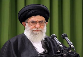 رهبر معظم انقلاب: مبارزه‌ با نظامِ سلطه تعطیل‌پذیر نیست/ آمریکا اتمّ مصادیق استکبار است