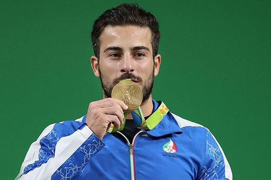کیانوش رستمی: برای ذوب آهن در قطر وزنه می زنم