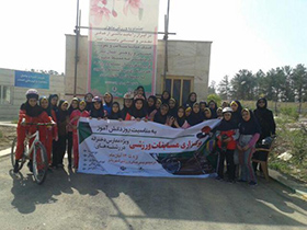شهربانو در کاشان مسابقات ورزشی دختران را به تماشا نشست