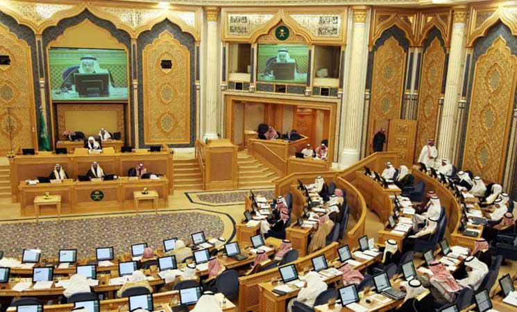 اصرار آل‌سعود بر سیاست‌های متحجرانه/ مجلس شورای عربستان درخواست رانندگی زنان را رد کرد