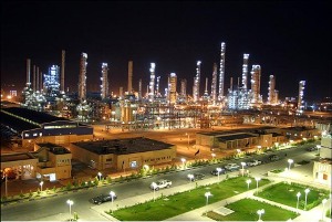 بدون استفاده ماندن نیمی از ظرفیت های پتروشیمی