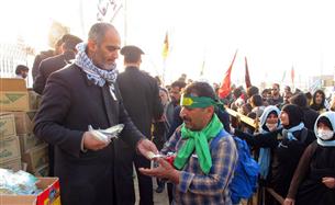 خدمت رسانی ٣ موکب به نام مبارک امام رضا(ع) به زائران اربعین حسینی