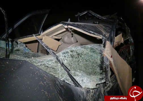 برخورد خودرو با تیر برق حادثه آفرید