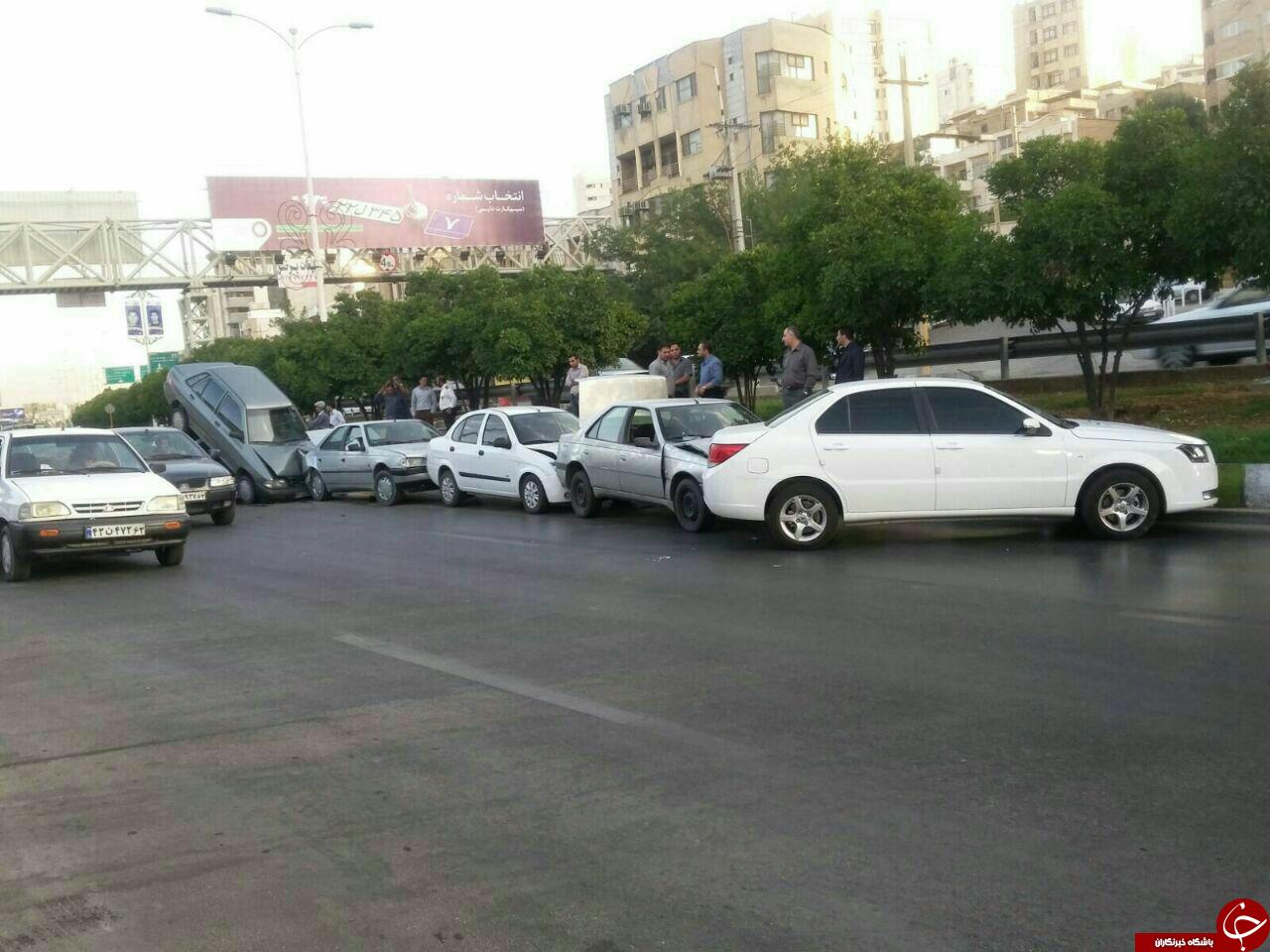 برخورد زنجیره ای 20 خودرو در مشهد