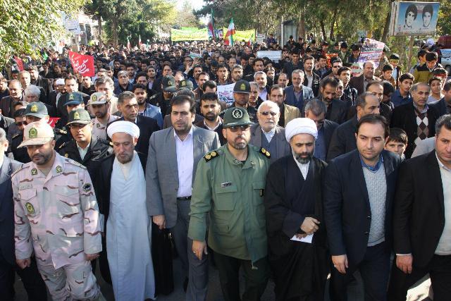 مراسم راهپیمایی یوم الله 13 آبان در پارس آباد برگزار شد