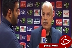 از توهین تماشاگران با شعر و آهنگ تا سنگ پرانی در ورزشگاه ها + فیلم